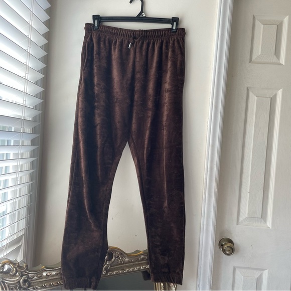 PRETTYLITTLETHING Brown Velvet Y2K Joggers - Picture 2 of 8